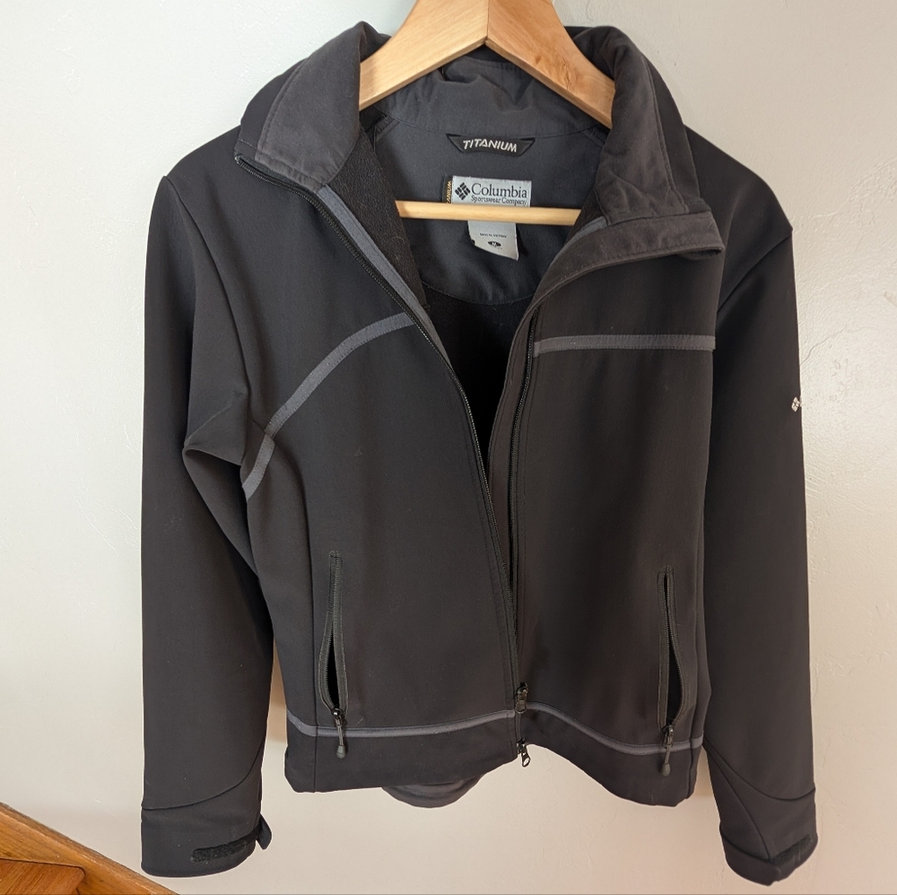 Women's Columbia Titanium Black Jacket